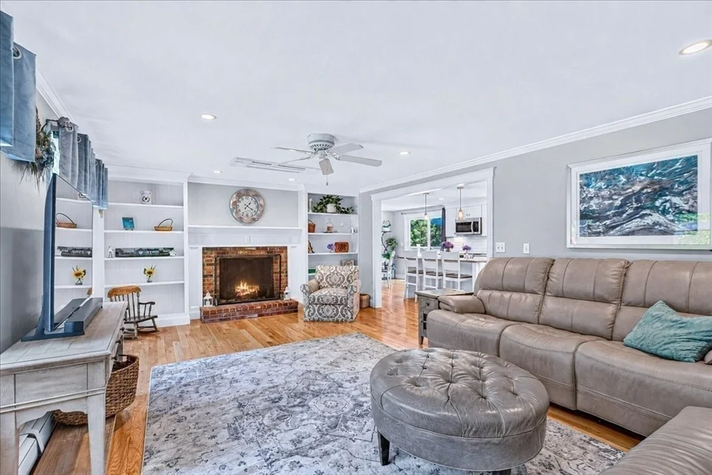 Photo of 17 Hilltop Dr