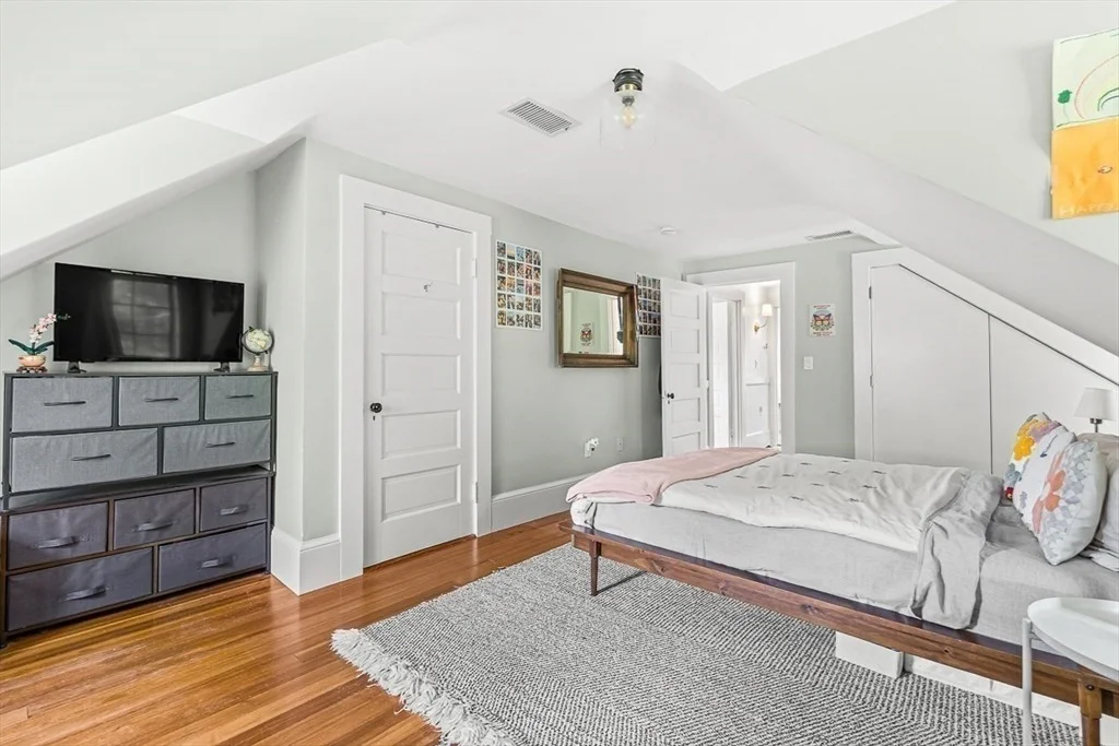 Photo of 9 Lakeview Terrace