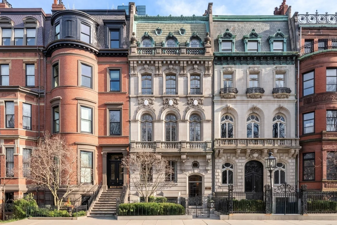 Photo of 128 Commonwealth Avenue