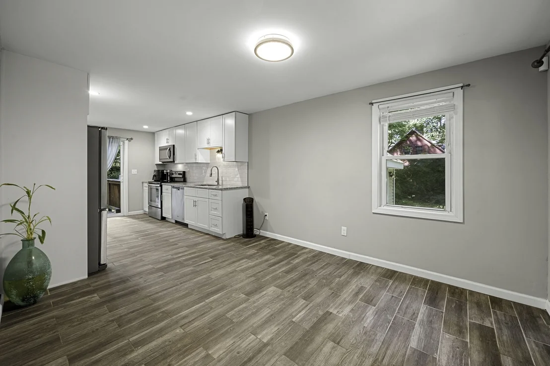 Photo of 1100 Roosevelt Ave
