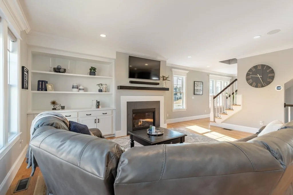 Photo of 10 Rochambeau Ave