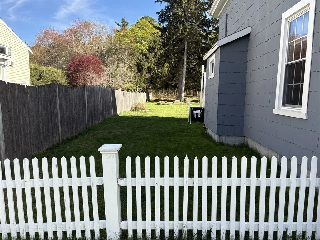 Photo of 9 Ray Ave