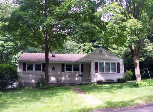 Photo of 25 Gordon Ln