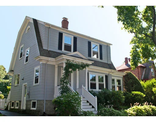 Photo of 172 Waverly St
