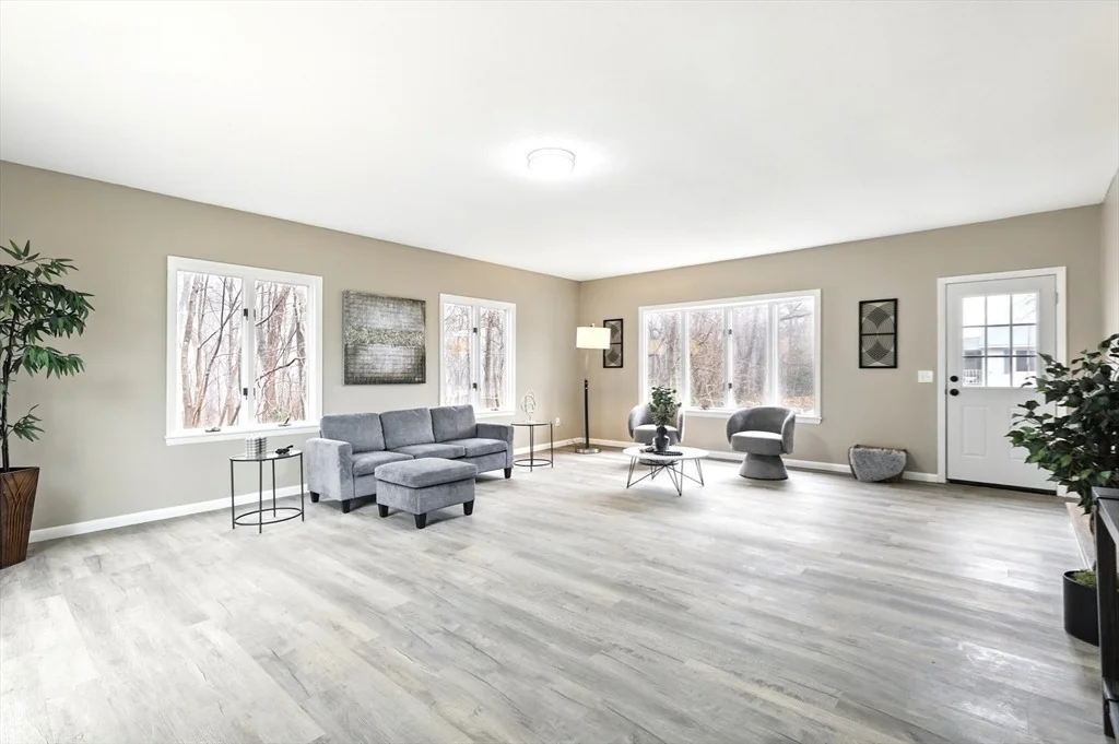 Photo of 27 Janine St