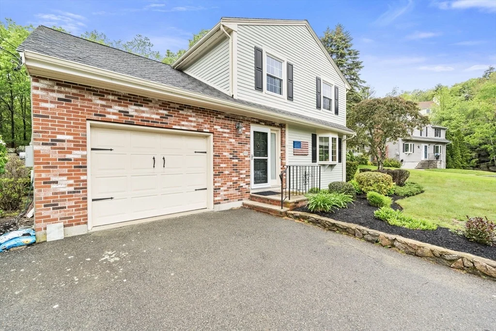 Photo of 71 Sheilas Way