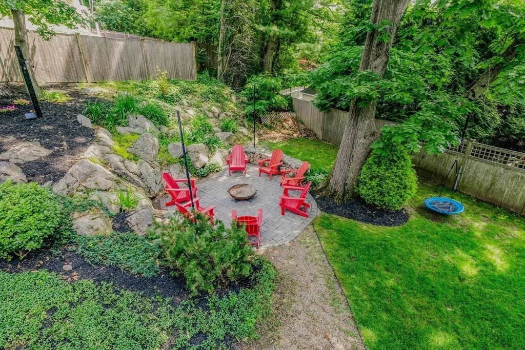 Photo of 8 Middlebury Ln