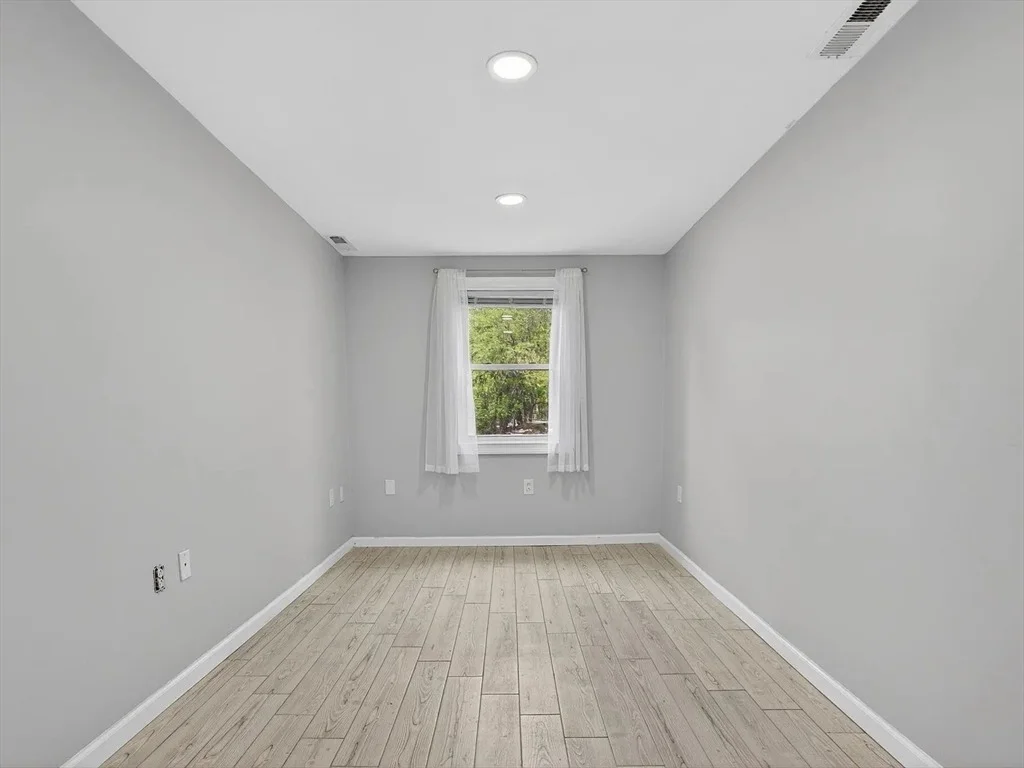 Photo of 23 Cove Rd