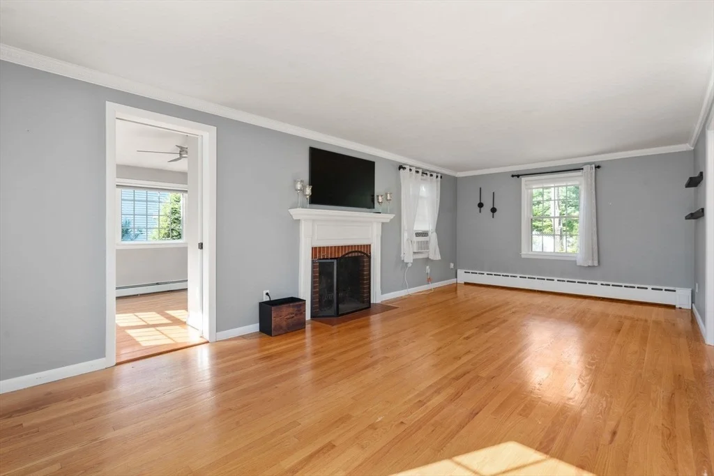 Photo of 144 Burbank Road
