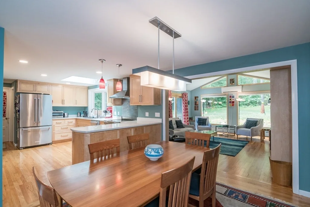 Photo of 669 Westhampton Rd