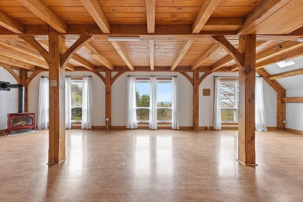 Photo of 102 Lyons Hill Rd