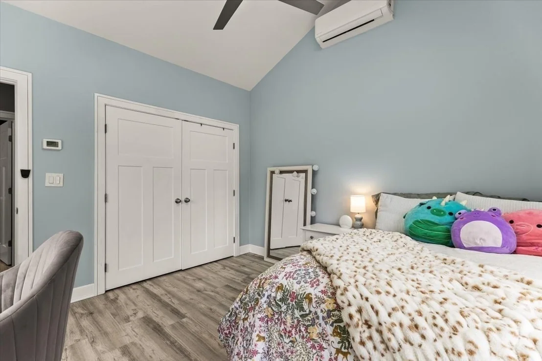Photo of 252 Scadding St