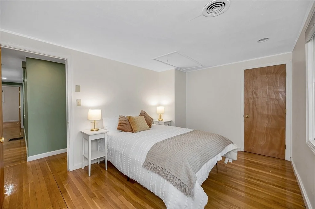 Photo of 14 Holton Road