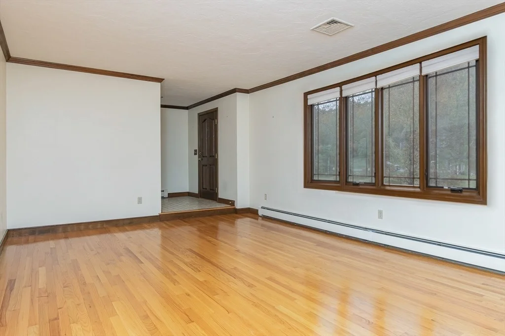 Photo of 21 Saddle Ln