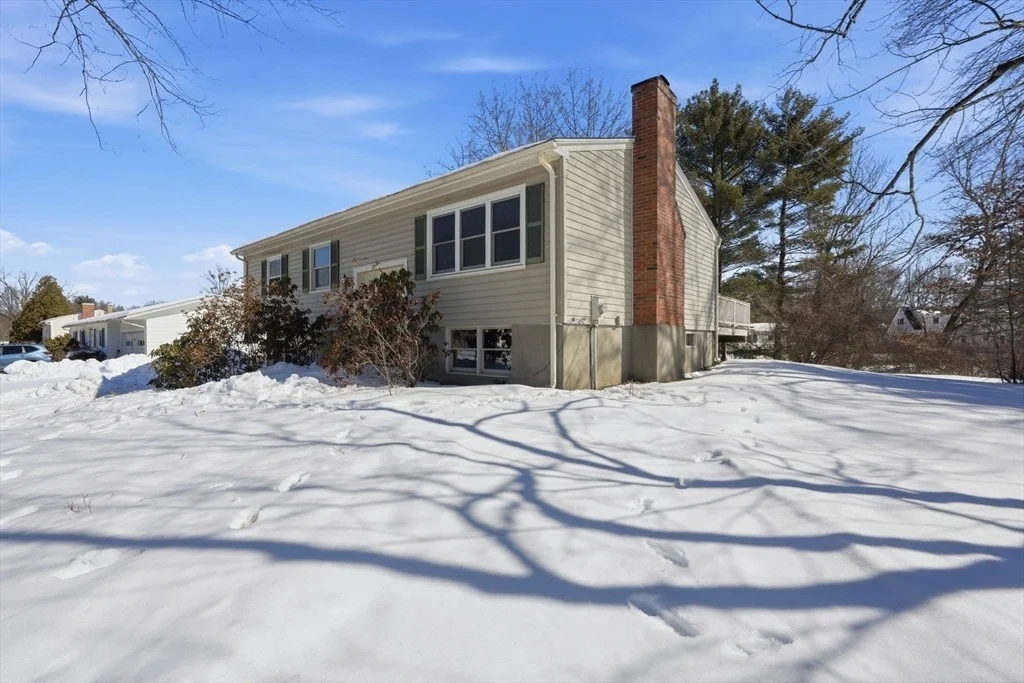 Photo of 132 Pondview Dr