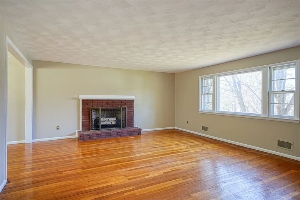 Photo of 49 Lanewood Ave