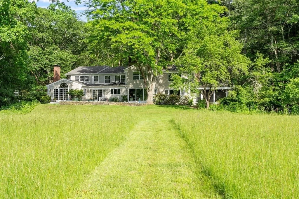 Photo of 308 Musterfield Road