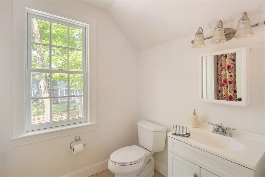 Photo of 4 Lawrence St