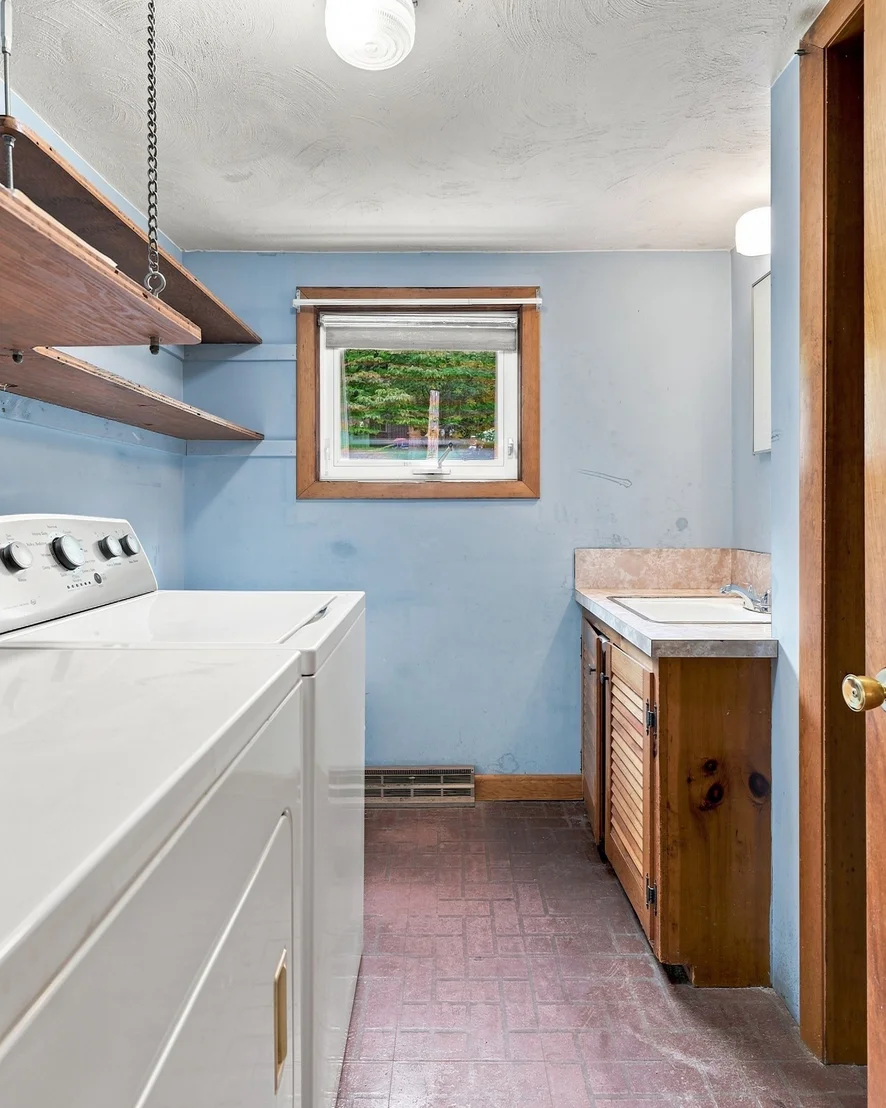 Photo of 200 Hockanum Rd
