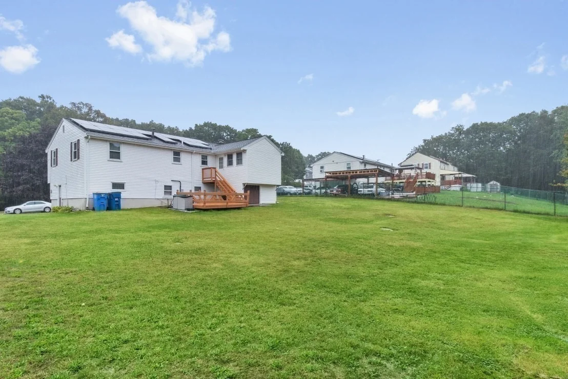 Photo of 30 Lantern Ln