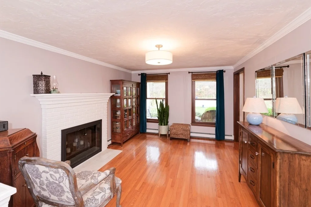 Photo of 6 Rainbow Dr