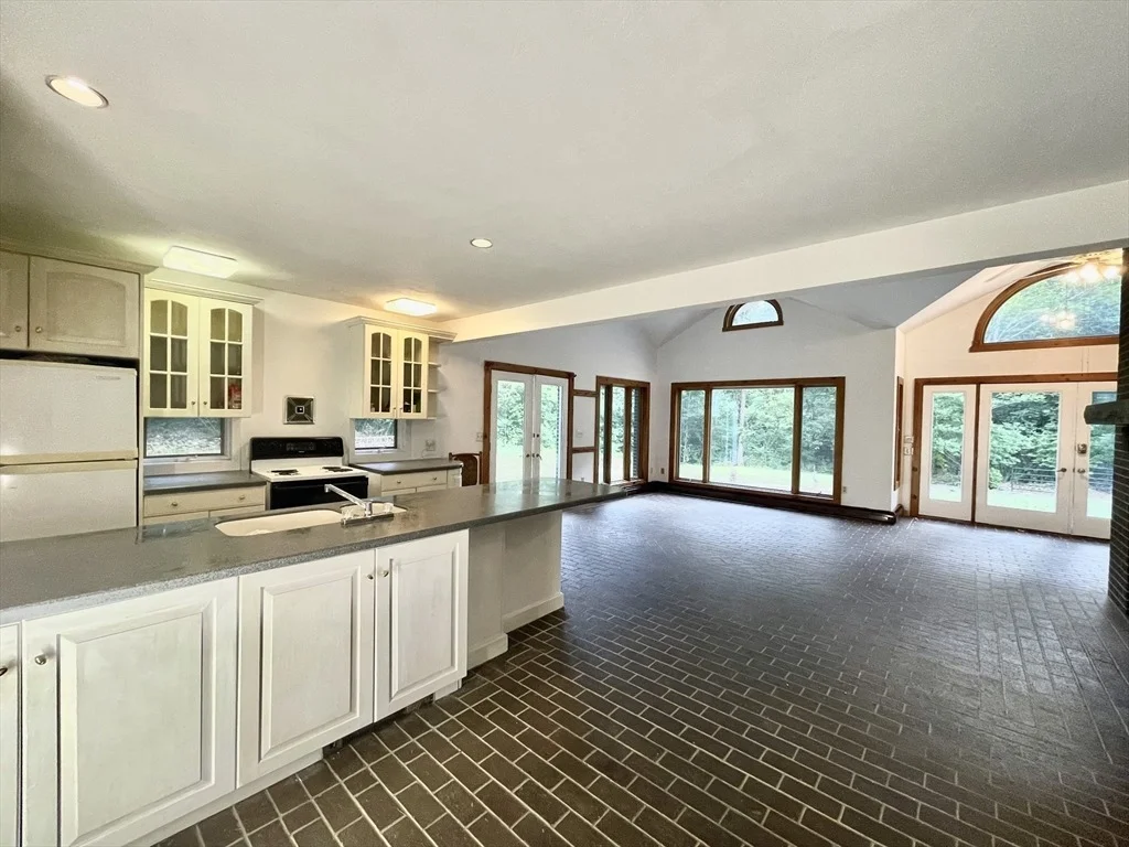 Photo of 697 Lower Rd