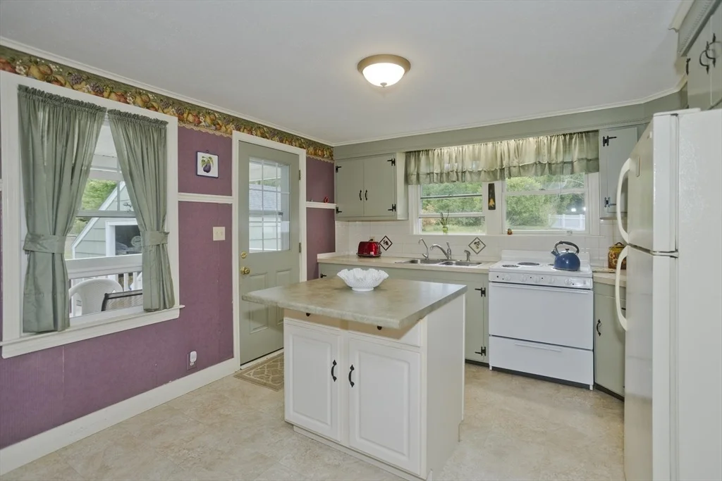 Photo of 299 Shaker Rd