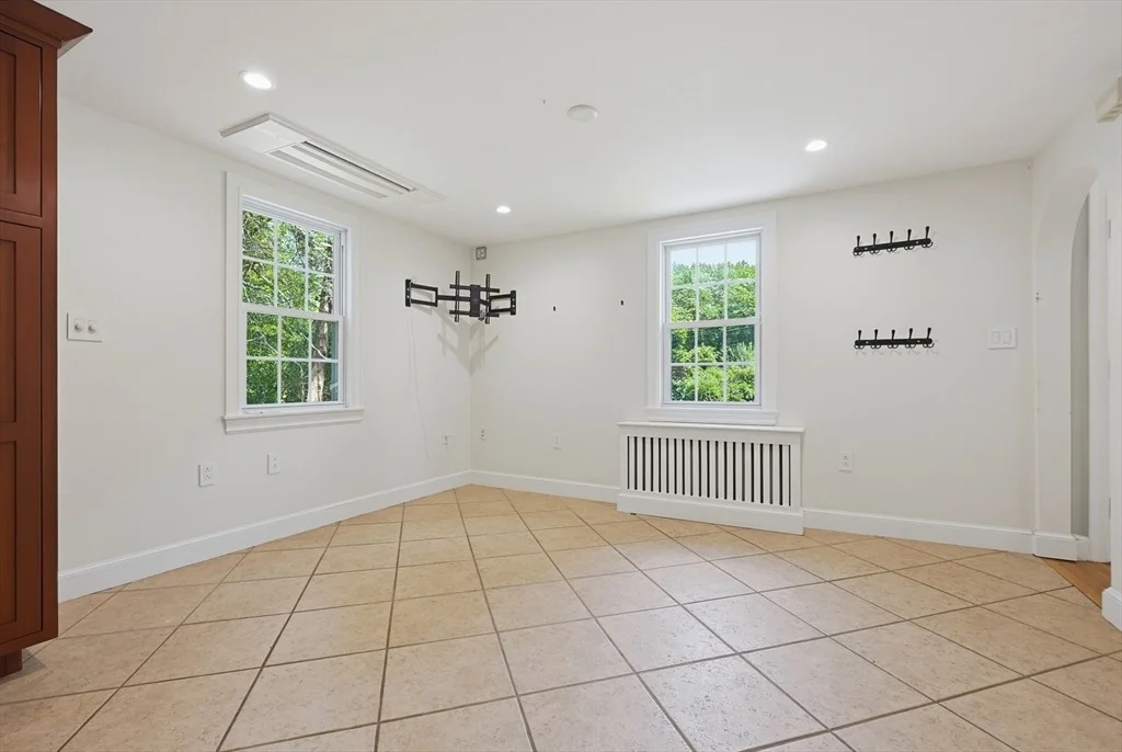 Photo of 50 Rustic Rd