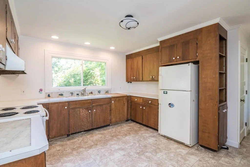Photo of 53 Iduna Ln