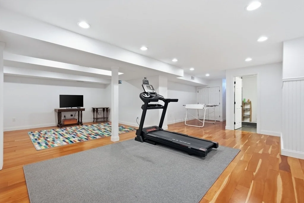 Photo of 281 Leverett Rd