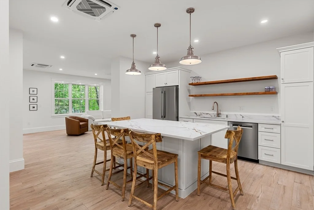 Photo of 10 Yankee Way