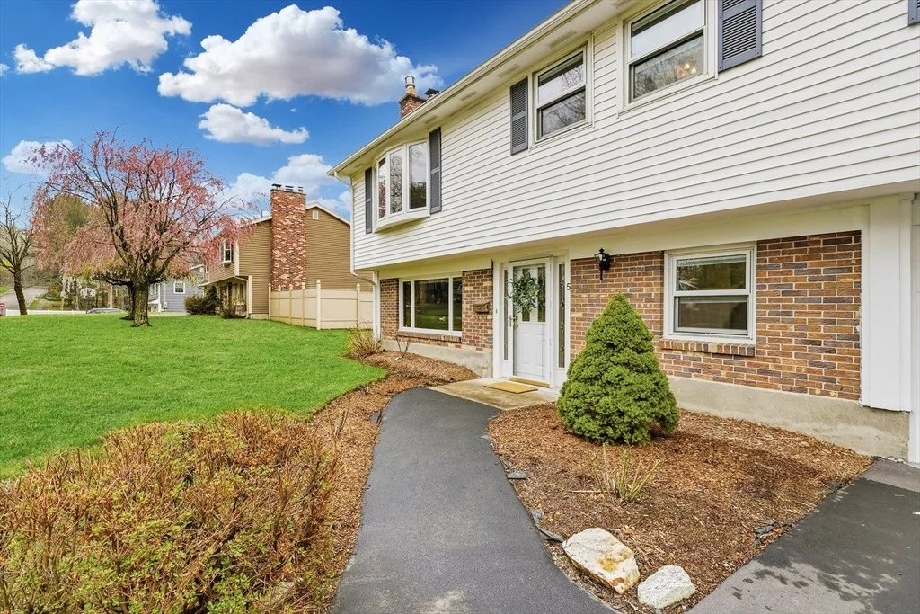Photo of 5 Currier Drive