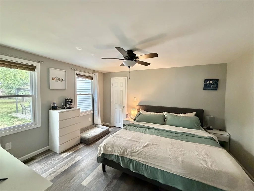 Photo of 412 Island Pond Rd
