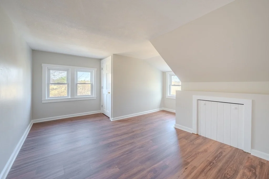 Photo of 563 Piper Rd