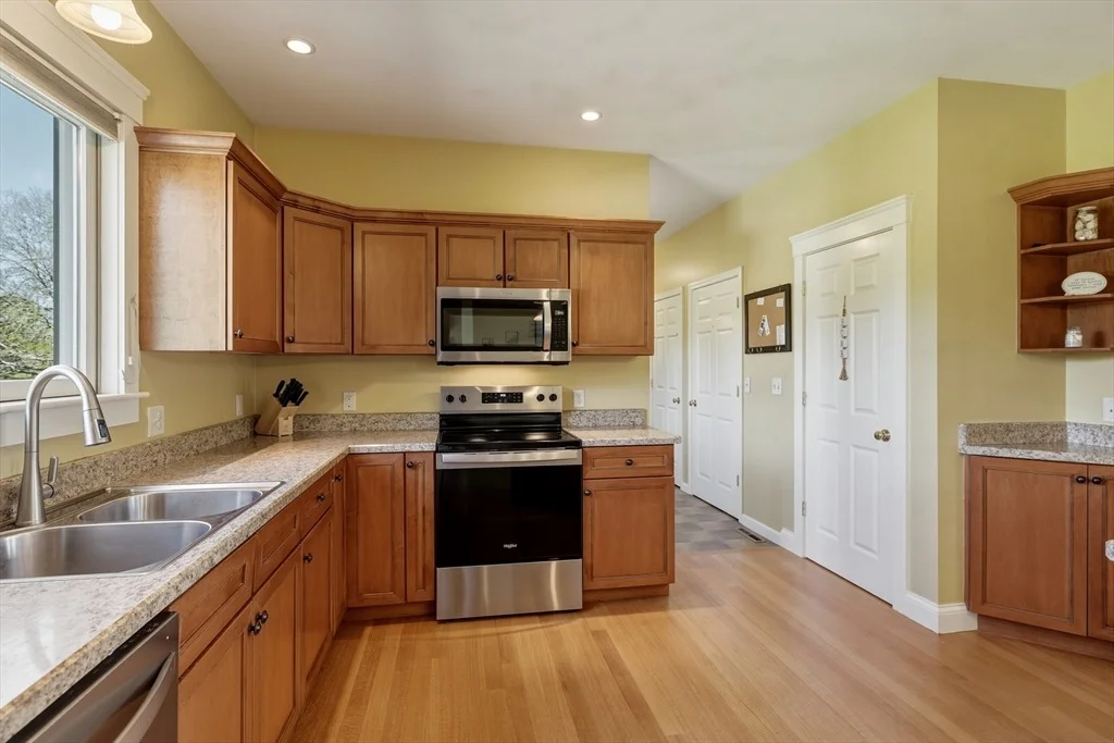 Photo of 249 River Rd