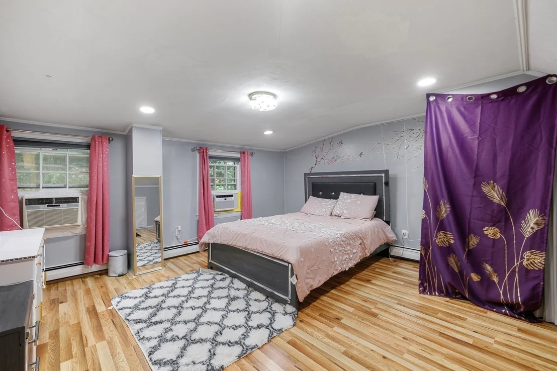 Photo of 31 Endicott St.