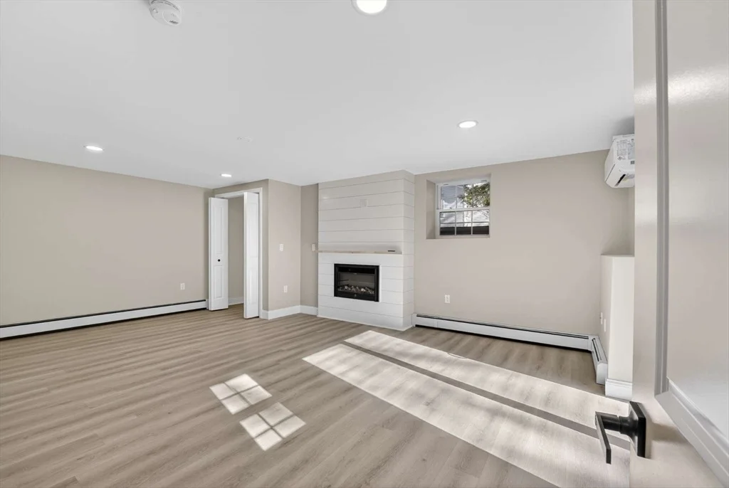 Photo of 477 Edgell Rd