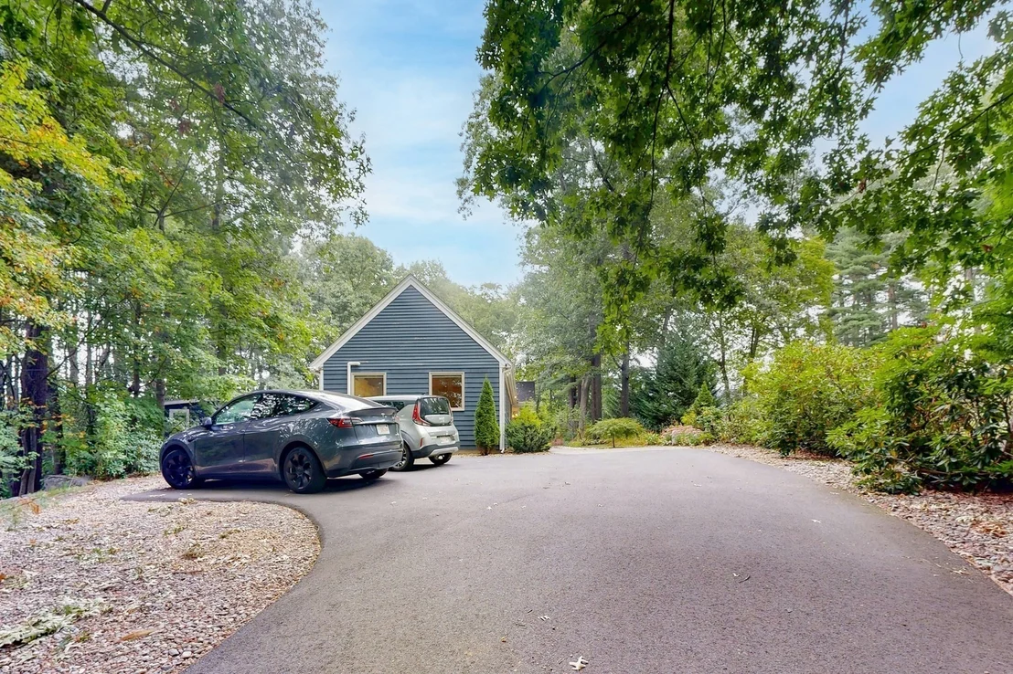 Photo of 345 Lowell St