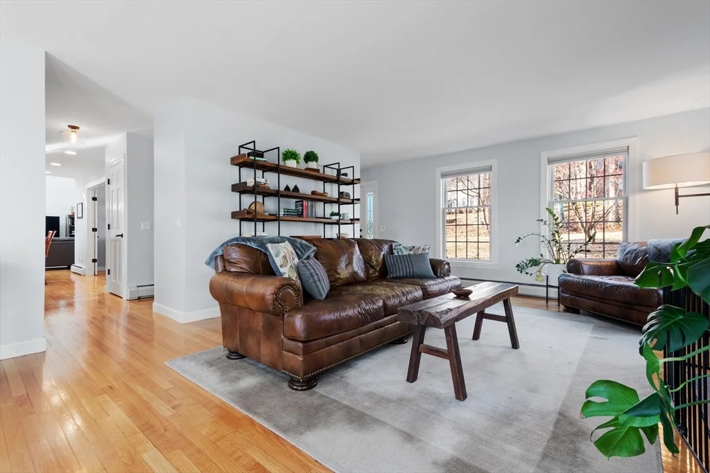 Photo of 25 Woodside Cir