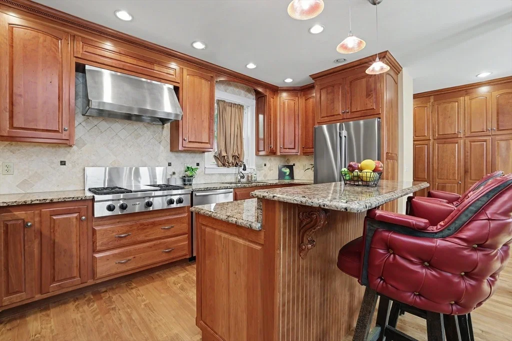 Photo of 83 Beacon
