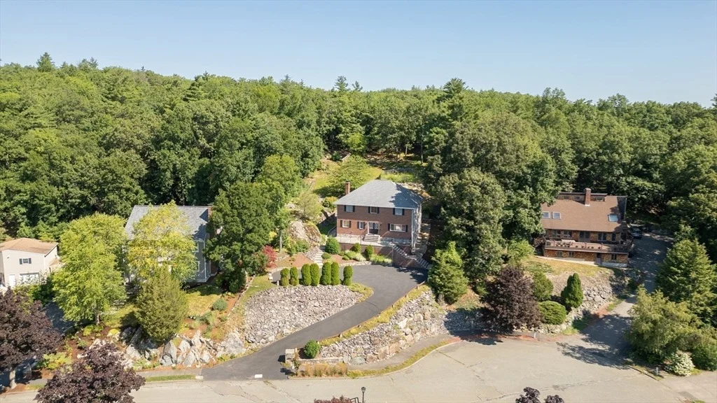 Photo of 12 Parkway Dr
