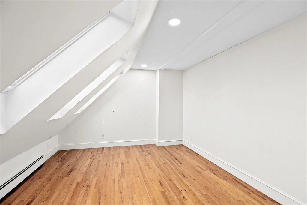 Photo of 90 Brook St