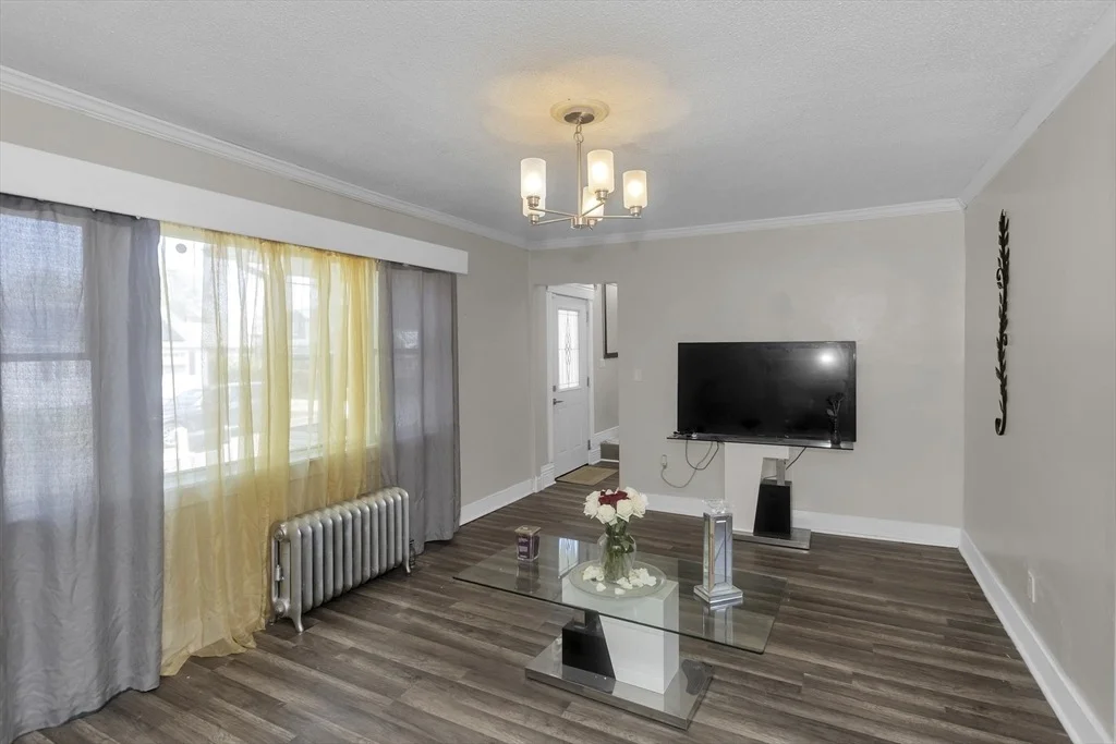 Photo of 15 Merida St