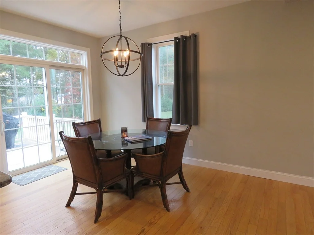 Photo of 33 Cobblestone Ln