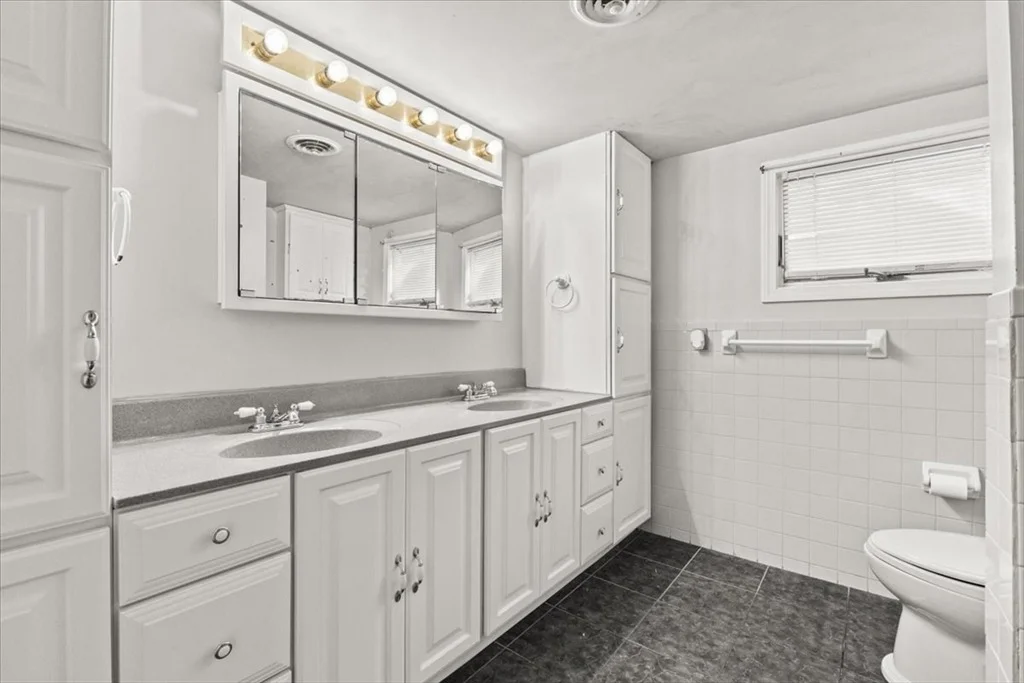 Photo of 98 Glen Echo Blvd
