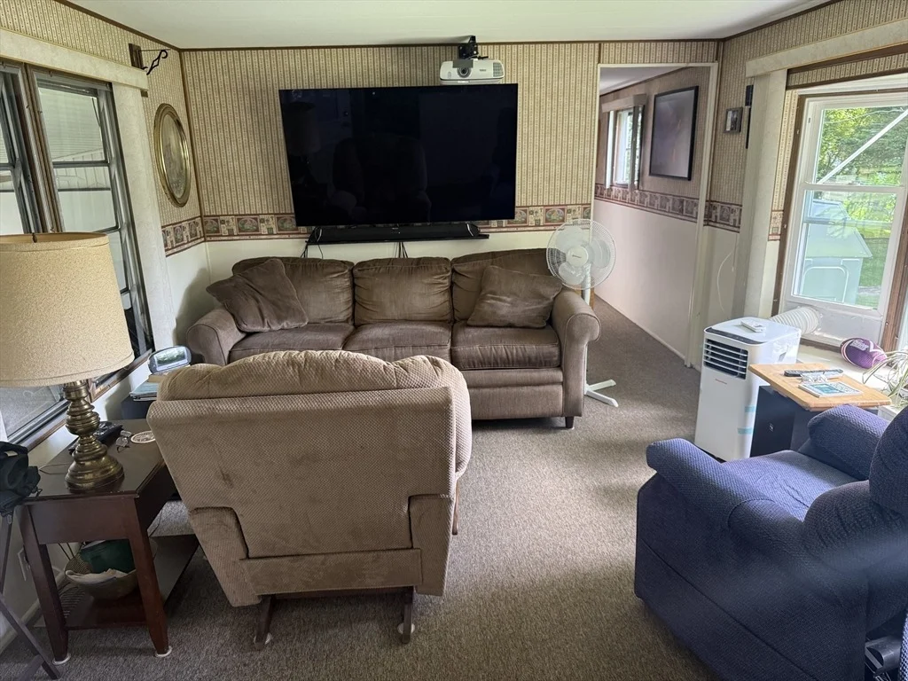 Photo of 11 Willow Cir