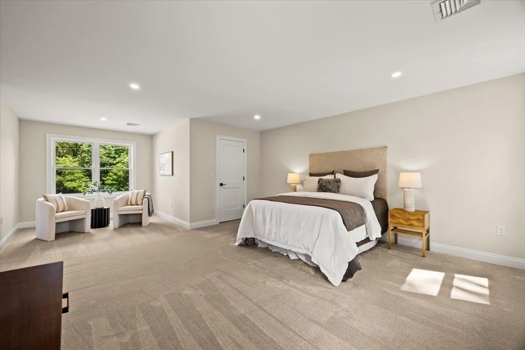 Photo of 12 Valley Run Dr