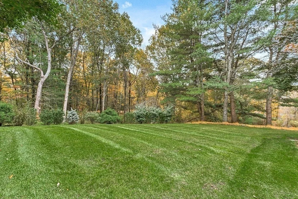 Photo of 9 Sanderson Ln