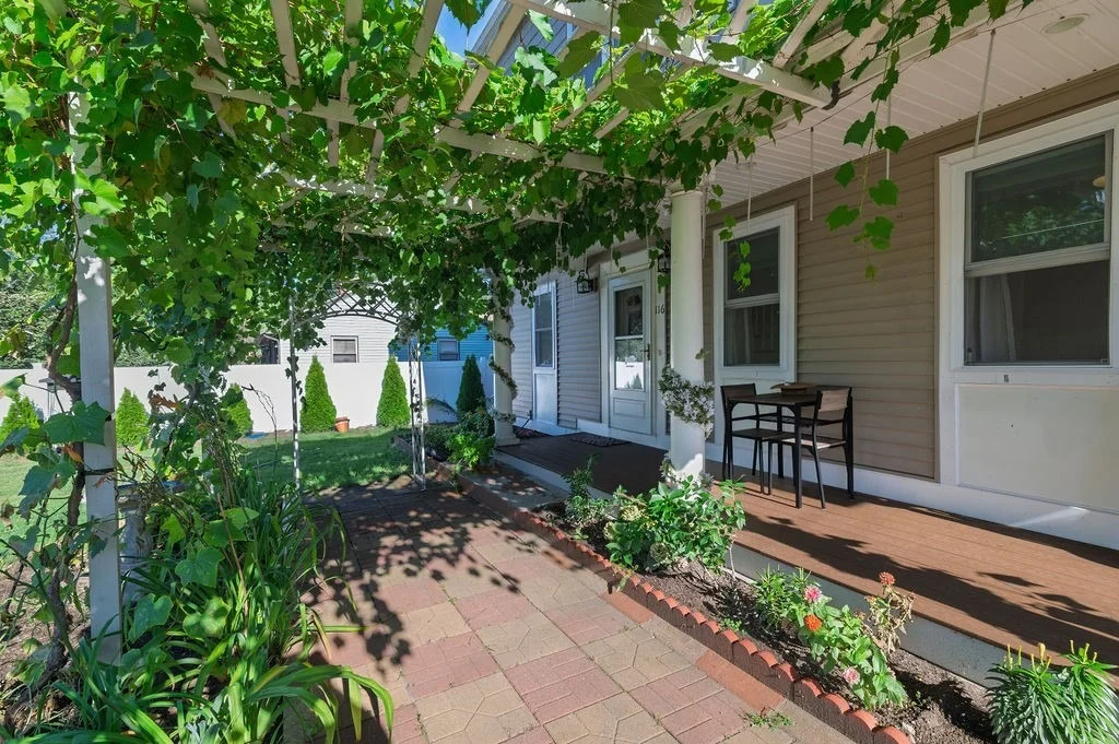 Photo of 116 Common St