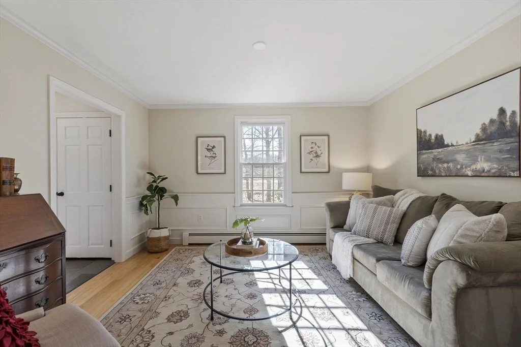 Photo of 1 Carlton Dr